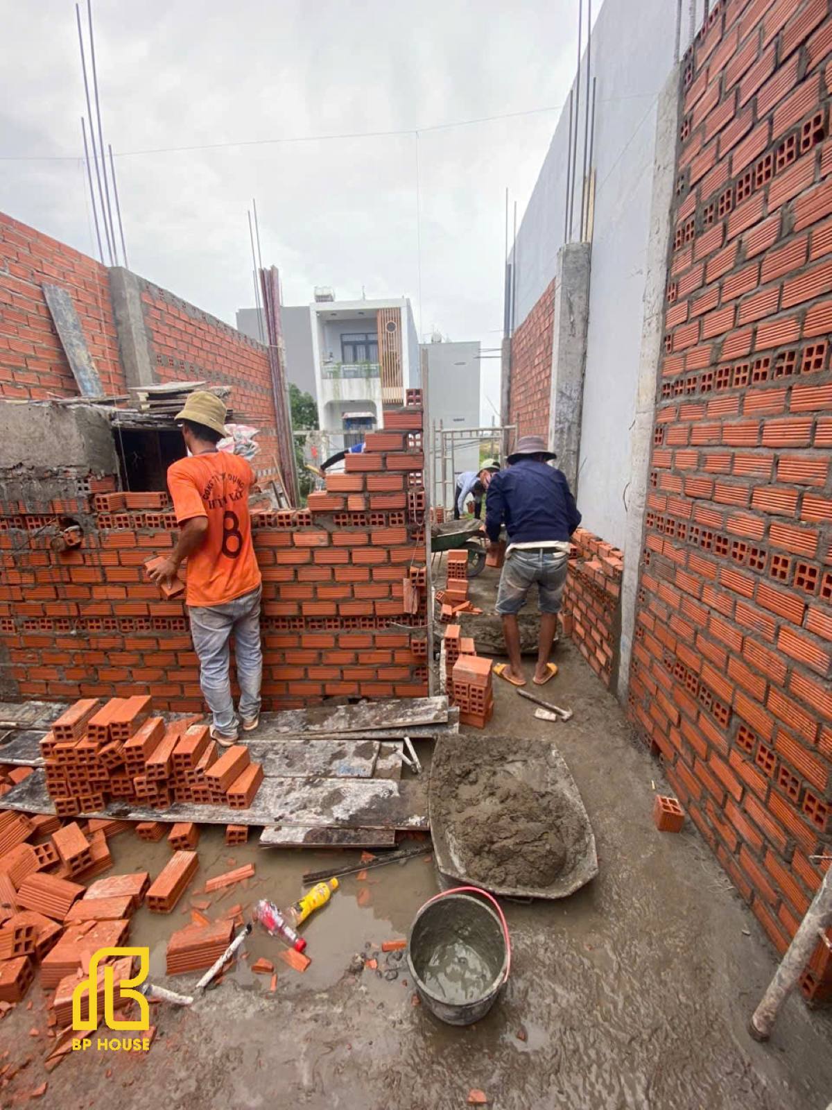 nên xây tường 10 hay tường 20