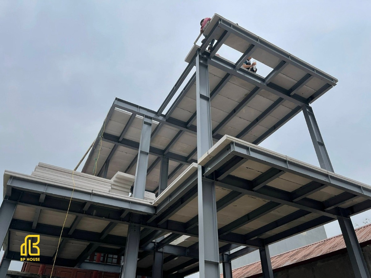 có nên xây nhà thép tiền chế