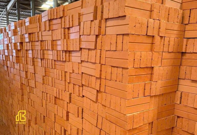 Có nên xây nhà bằng gạch đặc không? Ưu nhược điểm thực tế